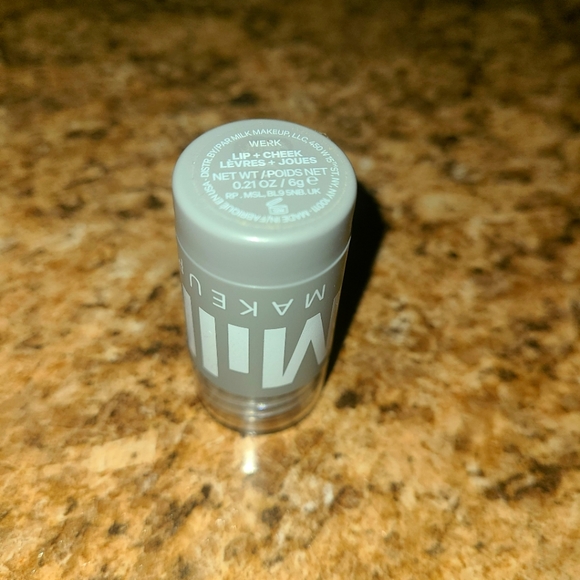 Makeup - Picture 2 of 2